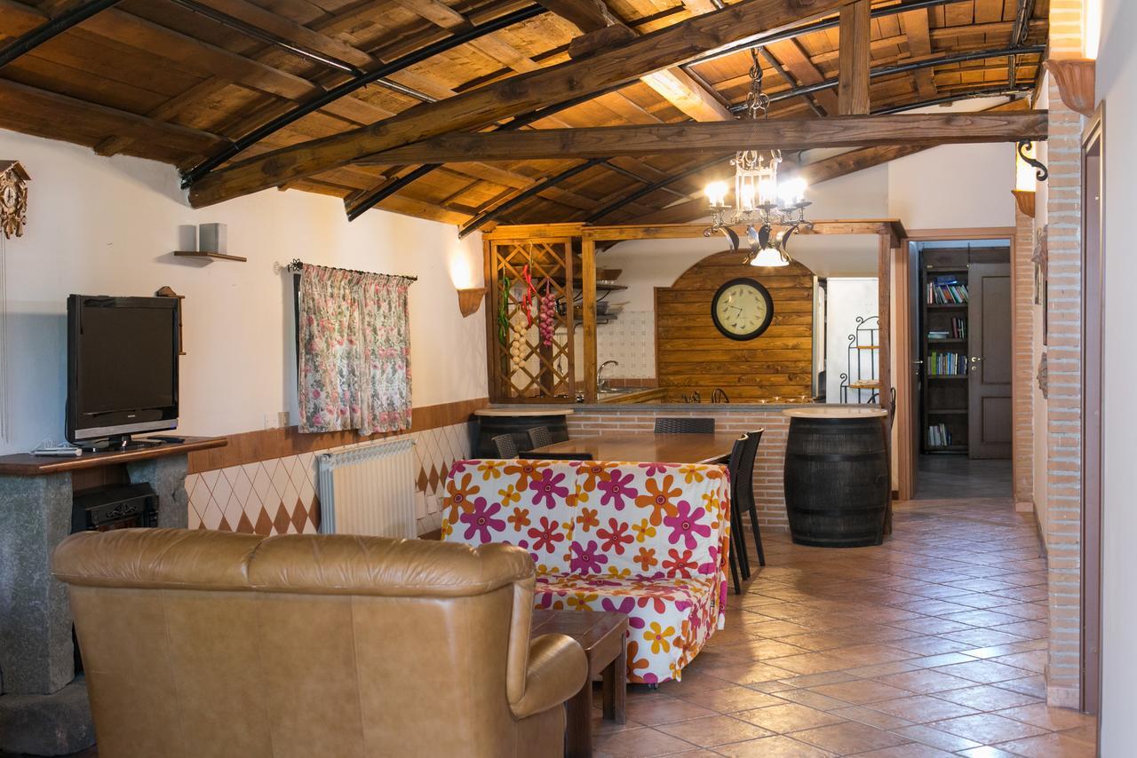 Country Apartments Castel di Decima Kültér fotó